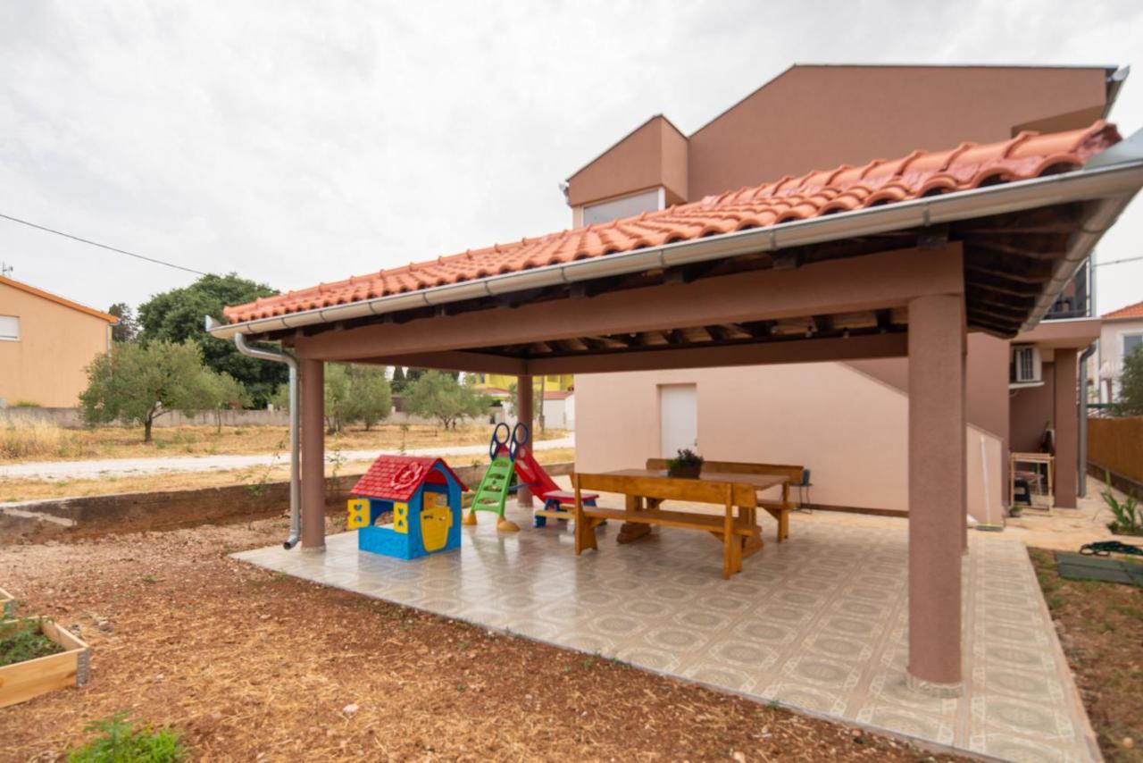 Apartman L&A Lägenhet Biograd Na Moru Exteriör bild
