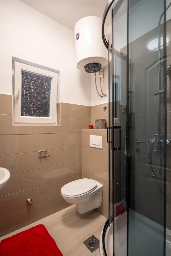 Apartman L&A Lägenhet Biograd Na Moru Exteriör bild