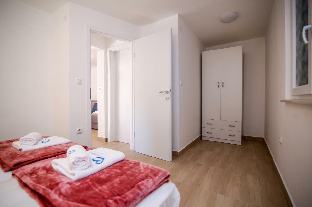 Apartman L&A Lägenhet Biograd Na Moru Exteriör bild