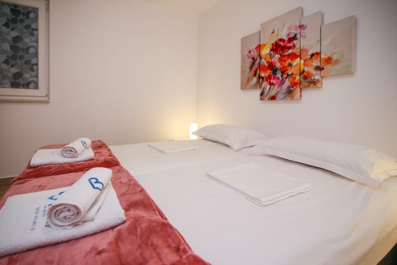 Apartman L&A Lägenhet Biograd Na Moru Exteriör bild